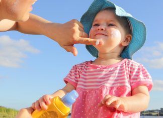 kem chống nắng trẻ em tốt nhất cho bé